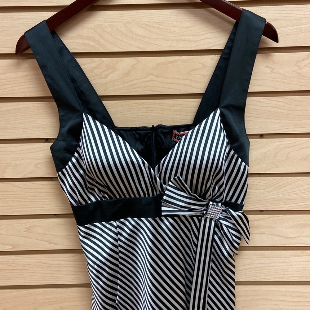 Passion women fancy, rich looking dress Size 4